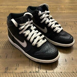 3.5Y Nike high top dunk